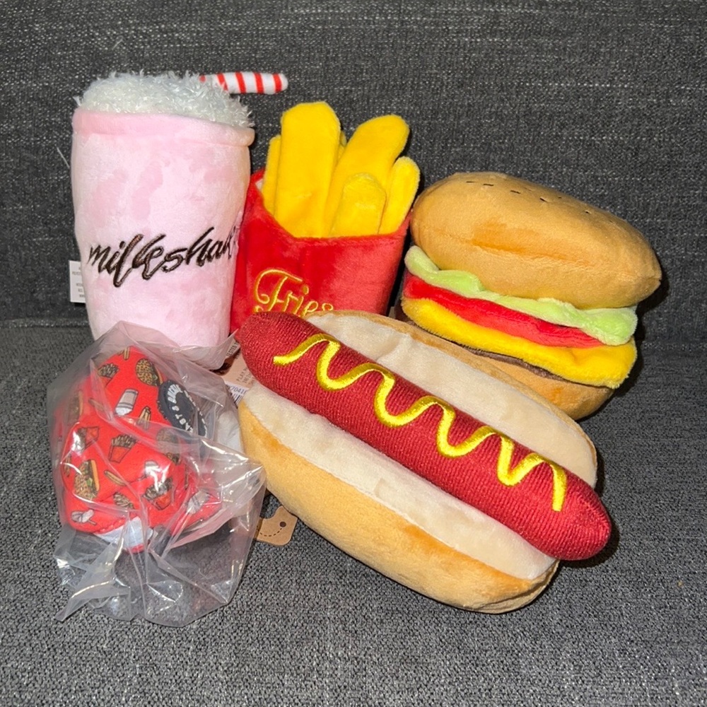 P.L.A.Y Fast Food Set, Beast & Buckle Burgers 'n' Fries Poop Bag Dispenser